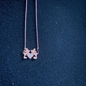 Disney Rebecca Hook Necklace - Mickey And Minnie Kiss - Rose Gold